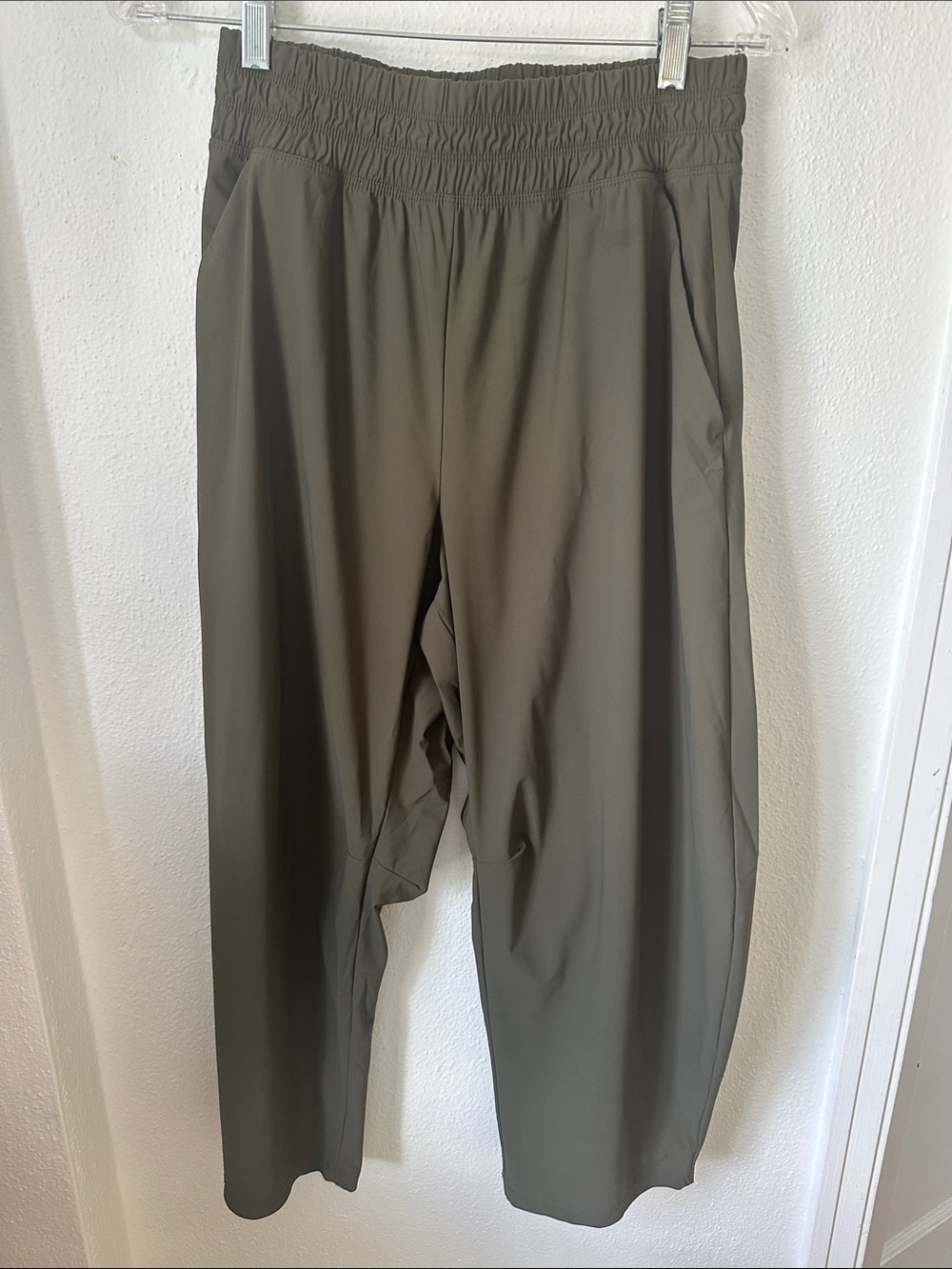 Old Navy Barrel  Olive Relaxed pull on pants